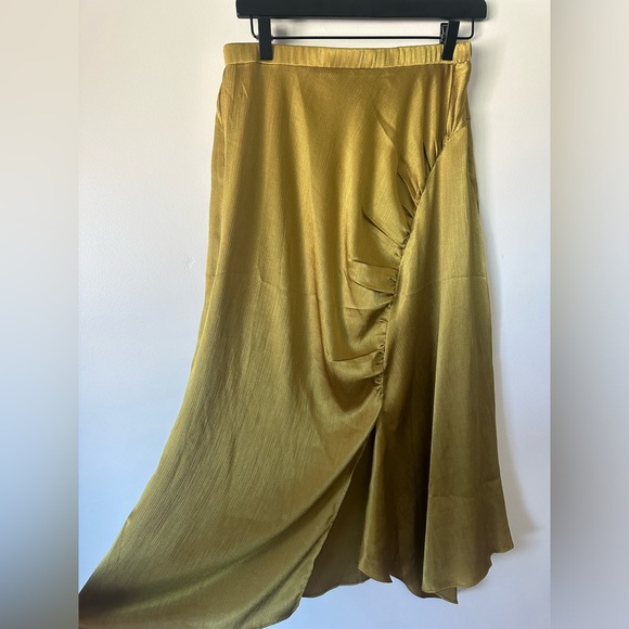 NWT Anthropologie Current Air Brienne Ruched Satin Skirt Size Large - Picture 4 of 8